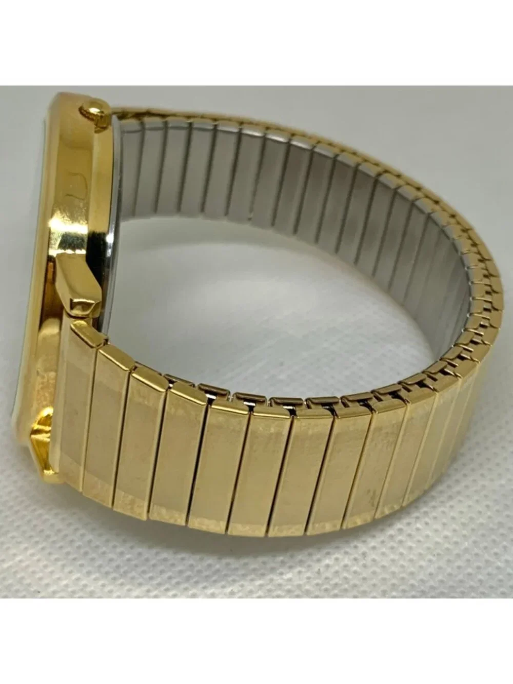 A&F gold tone Quartz analog watch 42mm white dial easy reader numbers running